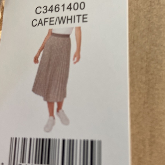 Vince Camuto cafe/white accordion pleat skirt NWT - Picture 7 of 11